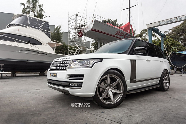 Фото дисков Strasse Wheels S6 Deep Concave Monoblock Сатиновый темный лак на Land Rover Range Rover IV