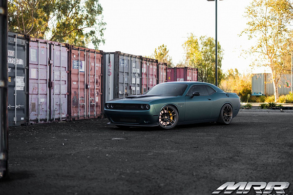 Фото дисков MRR M392 Сатиновая бронза на Dodge Challenger III