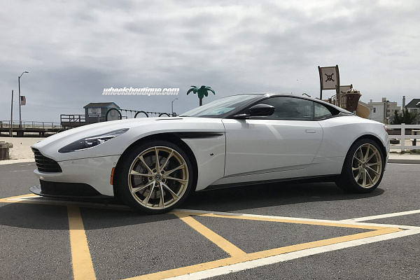 Фото дисков HRE P204 Сатиновая шампань на Aston Martin DB11