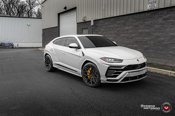 Фото дисков Vossen S17-01 Черный глянец на Lamborghini Urus