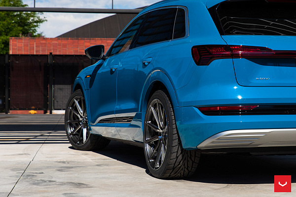 Фото дисков Vossen HF-3 Глянцевый графит на Audi E-tron