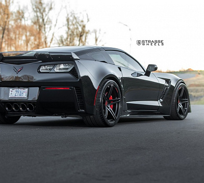 Фото дисков Strasse Wheels SP5R Deep Concave Monoblock на Chevrolet Corvette C7