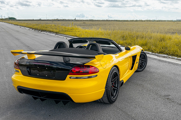 Фото дисков Strasse Wheels SV2-6 Deep Concave FS Черный матовый на Dodge Viper