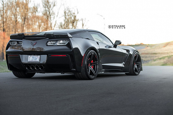 Фото дисков Strasse Wheels SP5R Deep Concave Monoblock Черный сатин на Chevrolet Corvette C7