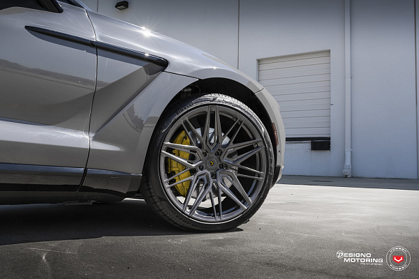 Фото дисков Vossen EVO-5R Сатиновый графит на Aston Martin DBX