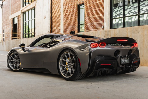 Фото дисков Brixton Forged CM5-RS Сатиновый графит на Ferrari SF90