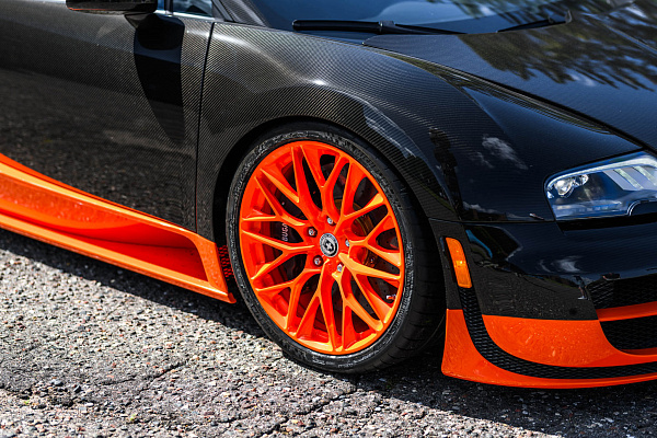 Фото дисков HRE P200 Другой цвет на Bugatti Veyron