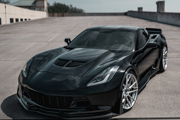Фото дисков Brixton Forged PF8 Глянцевый лак на Chevrolet Corvette C7