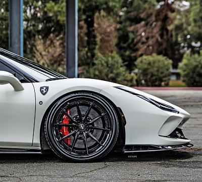 Фото дисков Strasse Wheels SV10 Deep Concave FS на Ferrari SF90