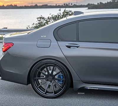 Фото дисков Strasse Wheels R10 Deep Concave FS на BMW 7 (G11/G12)