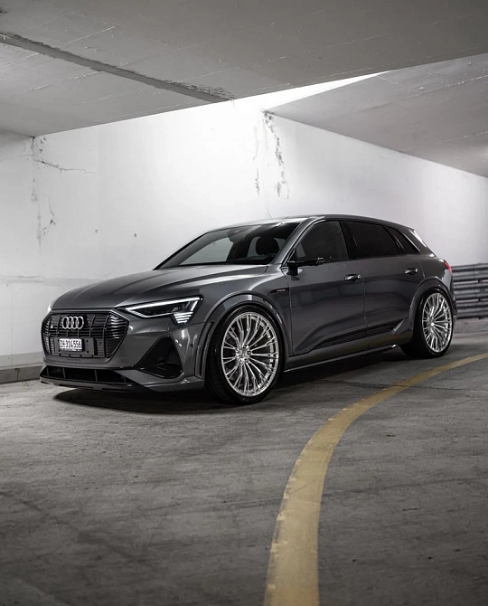 Фото дисков ST11 Полированный лак на Audi E-tron