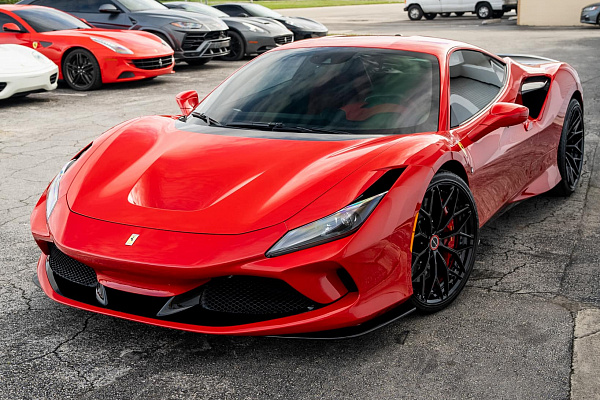 Фото дисков Brixton Forged CM6-R Черный глянец на Ferrari F8