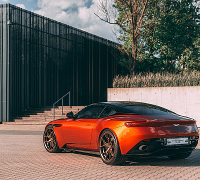 Фото дисков Vossen HF-5 на Aston Martin DB11