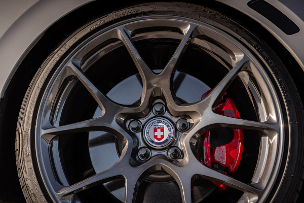 Фото дисков HRE 521M Глянцевый темный лак на Volkswagen Golf VIII