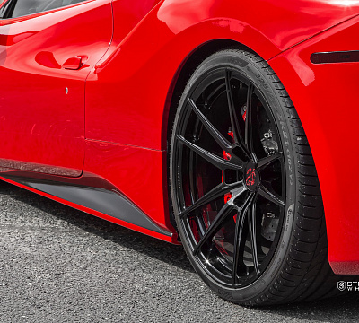 Фото дисков Strasse Wheels SV1 Deep Concave Monoblock на Ferrari 488