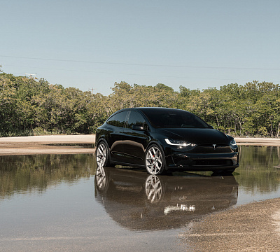 Фото дисков Vossen HF-5 на Tesla Model X