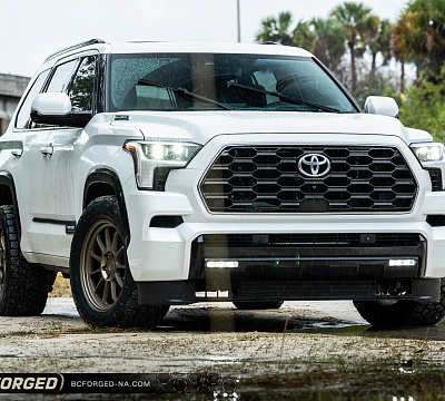 Фото дисков BC Forged TD01 на Toyota Sequoia III