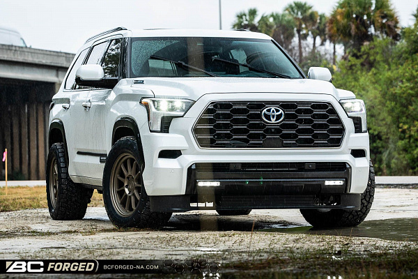Фото дисков BC Forged TD01 Сатиновая бронза на Toyota Sequoia III