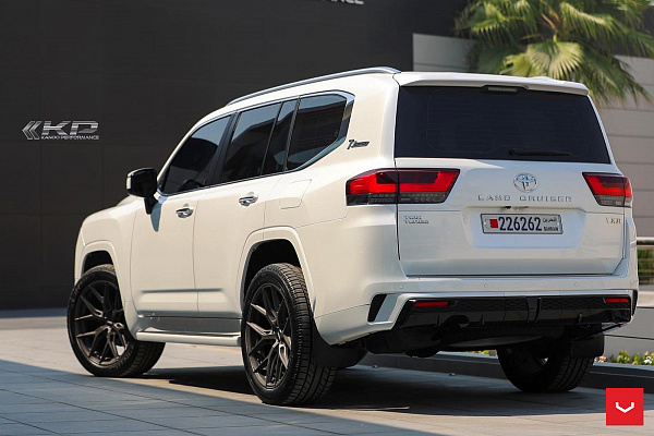 Фото дисков Vossen HF6-4 Сатиновый графит на Toyota Land Cruiser 300