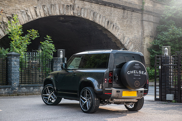 Фото дисков Kahn Type 52 RS Черный сатин на Land Rover Defender II