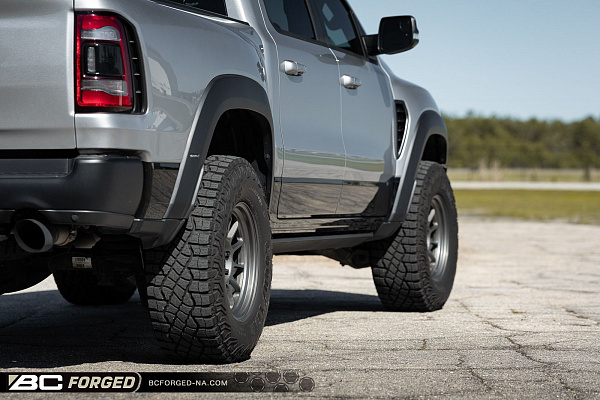 Фото дисков BC Forged TD01 Матовый графит на Ram 1500 V