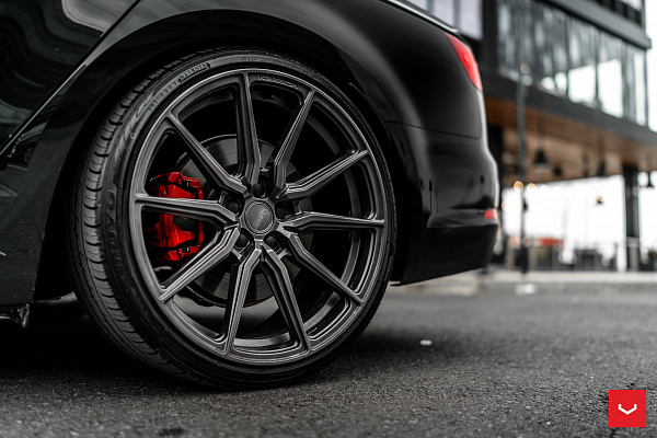Фото дисков Vossen HF-3 Глянцевый графит на Audi A/S/RS 4 (B9)