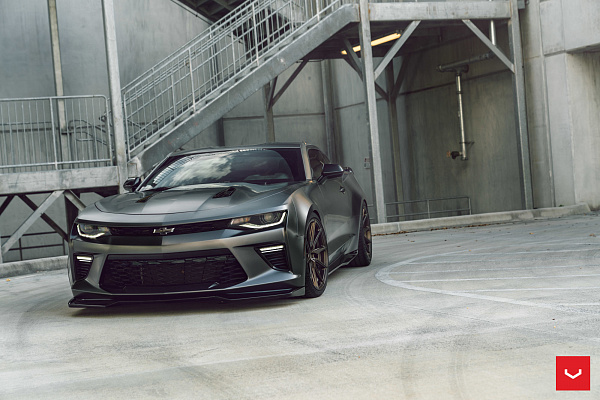 Фото дисков Vossen HF-3 Сатиновая бронза на Chevrolet Camaro VI