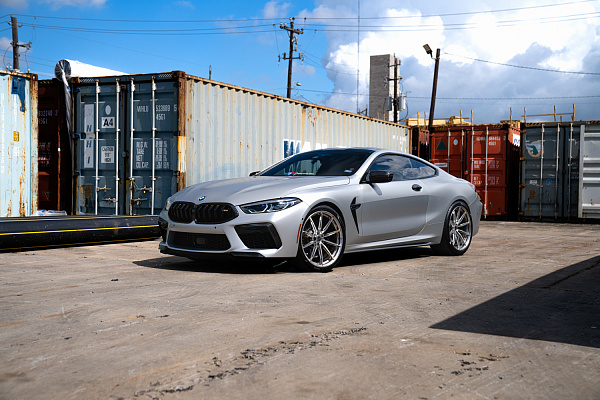 Фото дисков Brixton Forged R11-R Полированный лак на BMW 8/M8