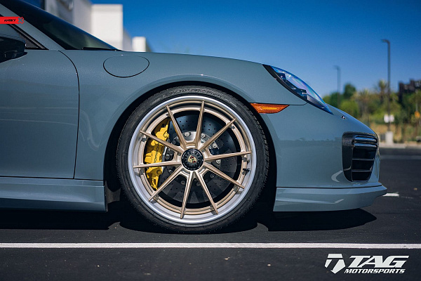Фото дисков Anrky AN38 Сатиновое золото на Porsche 911 VII