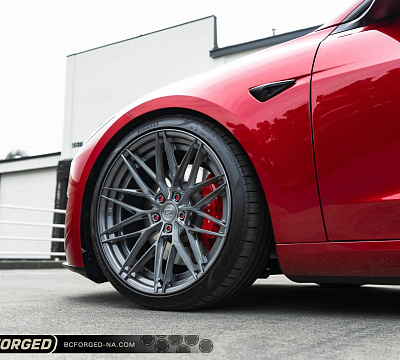 Фото дисков BC Forged HCA675 на Tesla Model 3