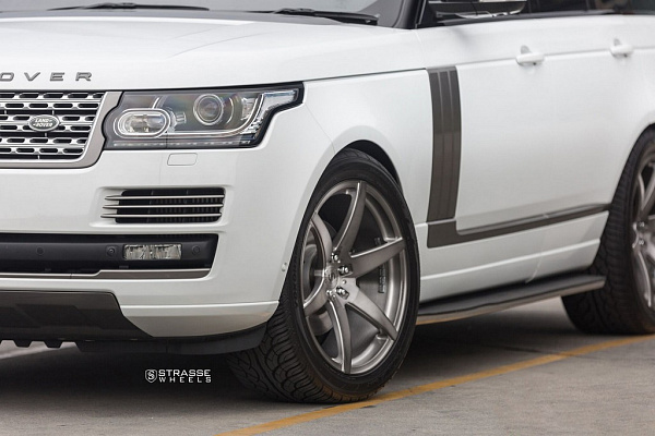 Фото дисков Strasse Wheels S6 Deep Concave Monoblock Сатиновый темный лак на Range Rover IV