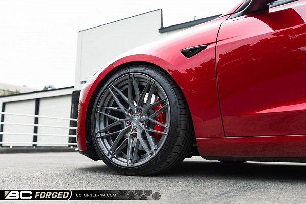 Фото дисков BC Forged HCA675 Сатиновый тонированный лак на Tesla Model 3