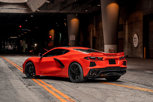 Фото дисков MRR FS01 Черный глянец на Chevrolet Corvette C8