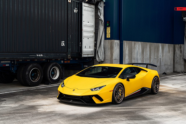 Фото дисков Anrky AN36 Сатиновая темная бронза на Lamborghini Huracan