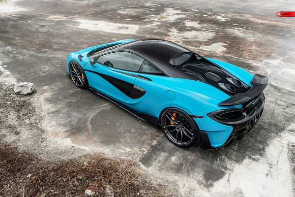 Фото дисков Anrky AN11 Глянцевый графит на McLaren 600