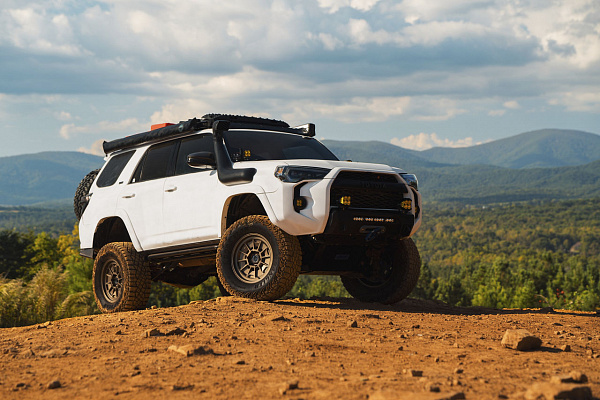 Фото дисков Black Rhino MONDO Сатиновая бронза на Toyota 4Runner V
