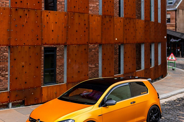 Фото дисков Bola FLE Черный глянец на Volkswagen Golf VII