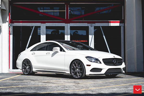 Фото дисков Vossen VFS-6 Глянцевый графит на Mercedes-Benz CLS (C218)