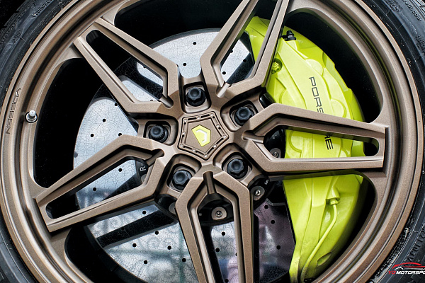 Фото дисков Vossen ML-X1 Сатиновая бронза на Porsche Panamera II