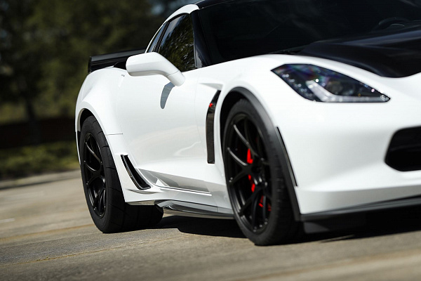 Фото дисков BC Forged RZ05 Черный сатин на Chevrolet Corvette C7