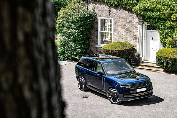 Фото дисков Kahn Type 33 RS Черный сатин на Land Rover Range Rover V