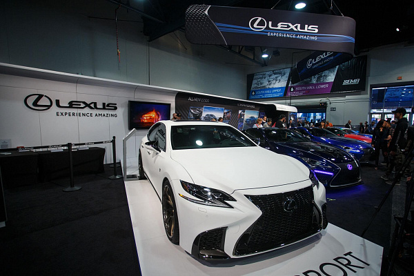 Фото дисков HRE S204H Сатиновая бронза на  Lexus LS V