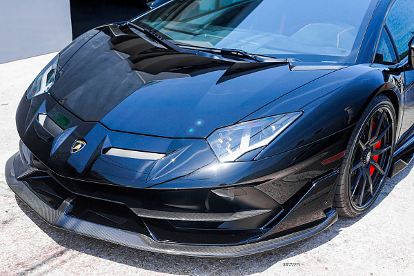 Фото дисков Strasse Wheels SV10 Deep Concave FS Черный сатин на Lamborghini Aventador