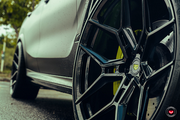 Фото дисков Vossen EVO-4 Черный глянец на BMW X6/X6 M (G06/F96)