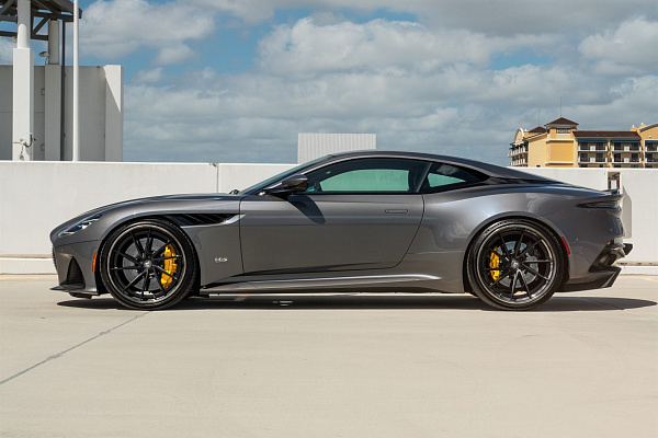 Фото дисков Anrky AN33 Черный сатин на Aston Martin DBS 3