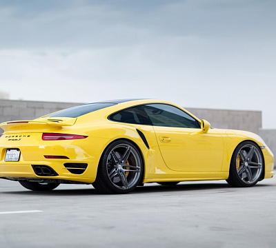Фото дисков HRE P107 на Porsche 911 VII