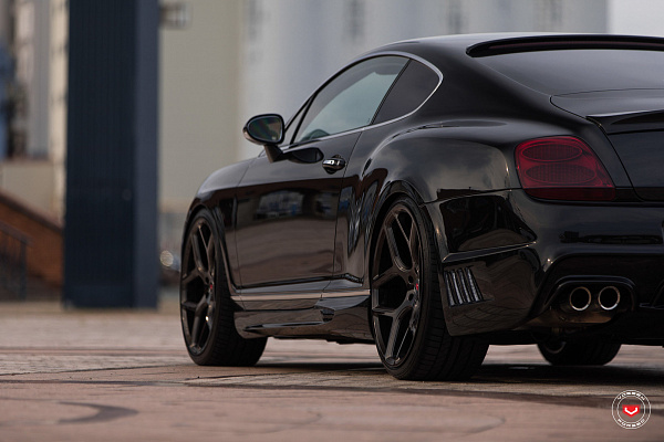 Фото дисков Vossen CG-205 Черный глянец на Bentley Continental GT II