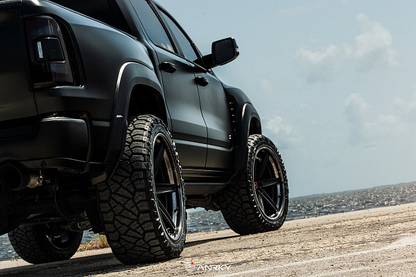 Фото дисков Anrky AN36-S Черный сатин на Ram 1500 V