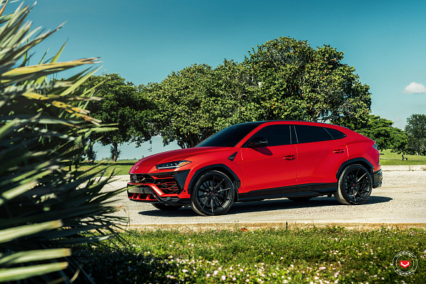Фото дисков Vossen EVO-2 Черный глянец на Lamborghini Urus