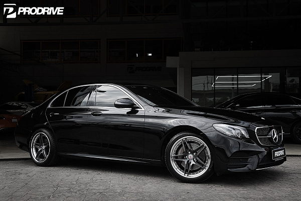 Фото дисков HRE S107 Глянцевый графит на Mercedes-Benz E-Class (W213, S213, C238)
